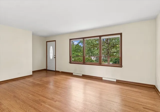 Photo 3 of Single family home for sale at 540 Bluebell Ct, Lisle, IL 60532 | MLS# 12739682 | Listing updated on 2026-10-03