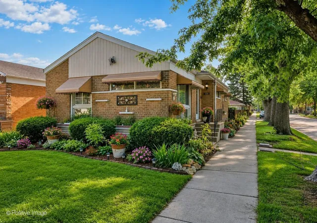 Photo 1 of Single family home for sale at 3800 Highland Ave, Berwyn, IL 60402 | MLS# 12739685 | Listing updated on 2026-09-16