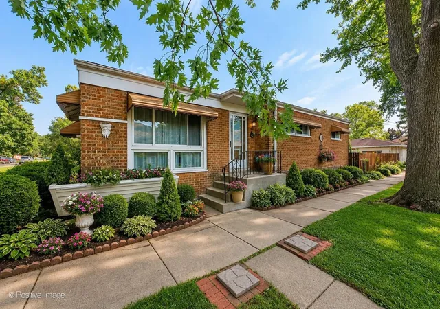 Photo 2 of Single family home for sale at 3800 Highland Ave, Berwyn, IL 60402 | MLS# 12739685 | Listing updated on 2026-09-16
