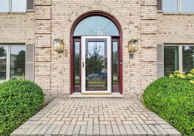 Photo 3 of Single family home for sale at 640 Downey St, Hoffman Estates, IL 60169 | MLS# 12739743 | Listing updated on 2026-10-27