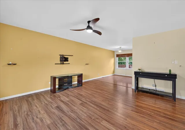 Photo 4 of Single family home for sale at 7290 Jasmine Dr, Hanover Park, IL 60133 | MLS# 12739778 | Listing updated on 2026-09-24