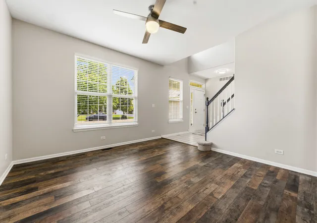 Photo 4 of Single family home for sale at 32804 Bending Crk Rd, Lakemoor, IL 60051 | MLS# 12739825 | Listing updated on 2026-10-02