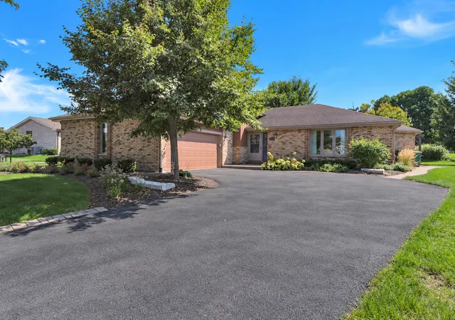Single family home for sale at 14 Timberline Ct, Lemont, IL 60439 | MLS# 12739861
