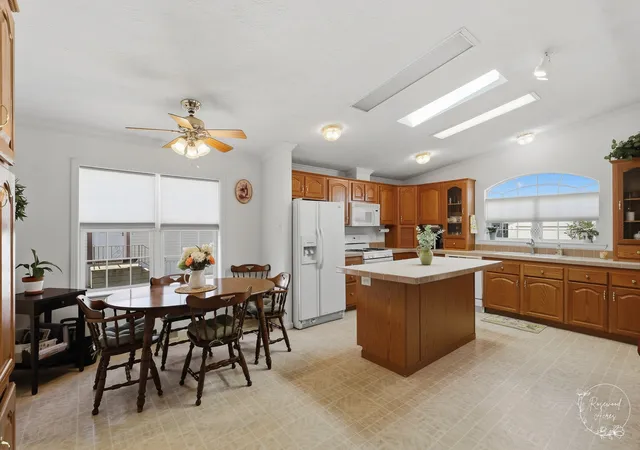 Photo 3 of Manufactured home for sale at 854 Aspen Dr, Manteno, IL 60950 | MLS# 12739878 | Listing updated on 2026-10-06