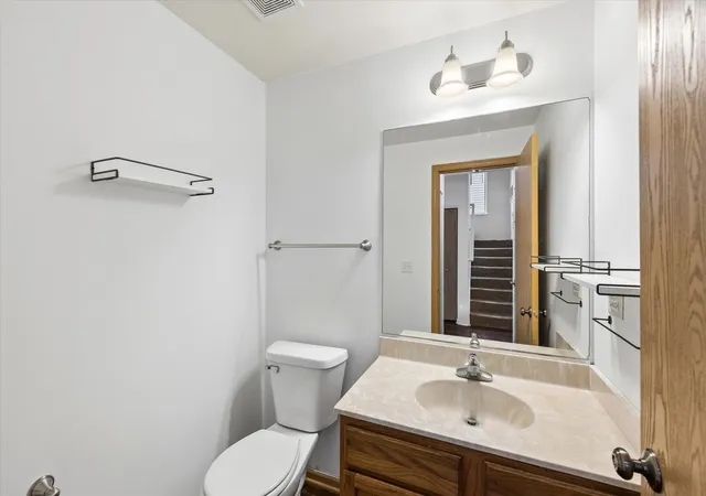 Listing Photo 5 - Condo for sale in building located at 4409 Klatt St, Plano, IL 60545