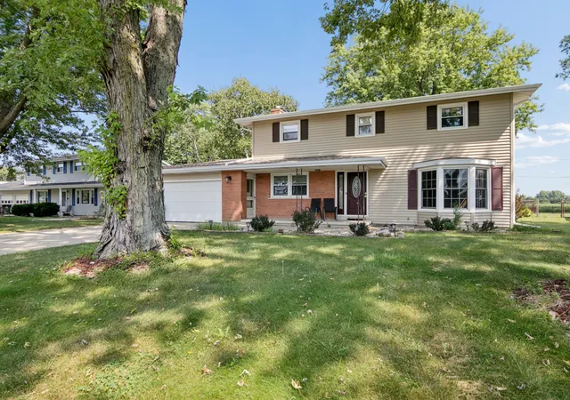 Photo 1 of Single family home for sale at 185 N Lynn Ct, Kankakee, IL 60901 | MLS# 12739908 | Listing updated on 2026-09-30