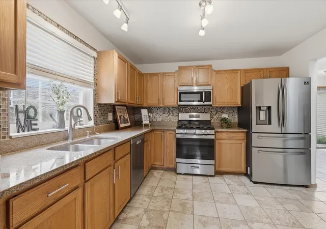 Photo 2 of Townhouse for sale at 3318 Cottonwood Ct, Mc Henry, IL 60051 | MLS# 12739918 | Listing updated on 2026-09-09