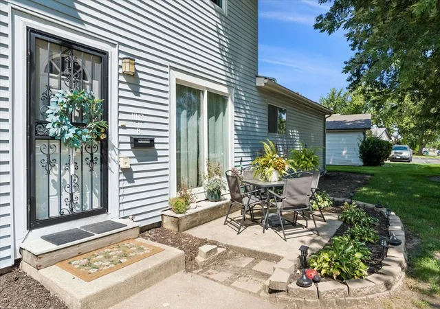 Photo 2 of Condo for sale at 1013 Gael Dr #B, Joliet, IL 60435 | MLS# 12740026 | Listing updated on 2026-09-08
