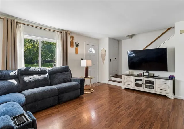Photo 3 of Condo for sale at 1013 Gael Dr #B, Joliet, IL 60435 | MLS# 12740026 | Listing updated on 2026-09-08