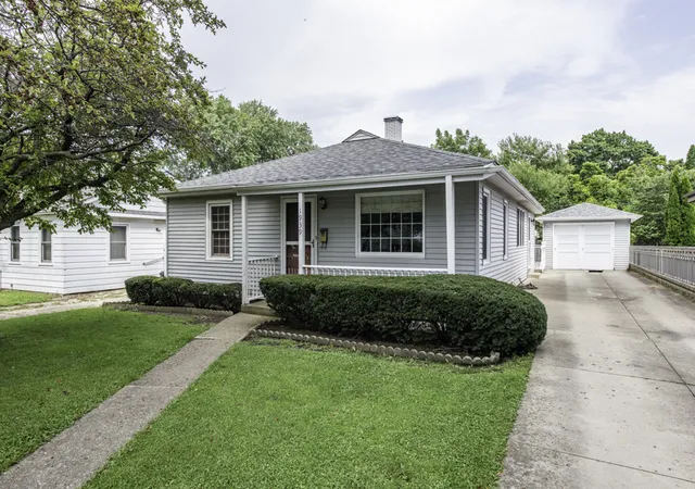 Photo 1 of Single family home for sale at 1939 Chestnut St, Waukegan, IL 60087 | MLS# 12740042 | Listing updated on 2026-10-07