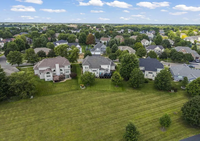 Photo 2 of Single family home for sale at 1122 Clearwater Dr, Yorkville, IL 60560 | MLS# 12740066 | Listing updated on 2026-09-21