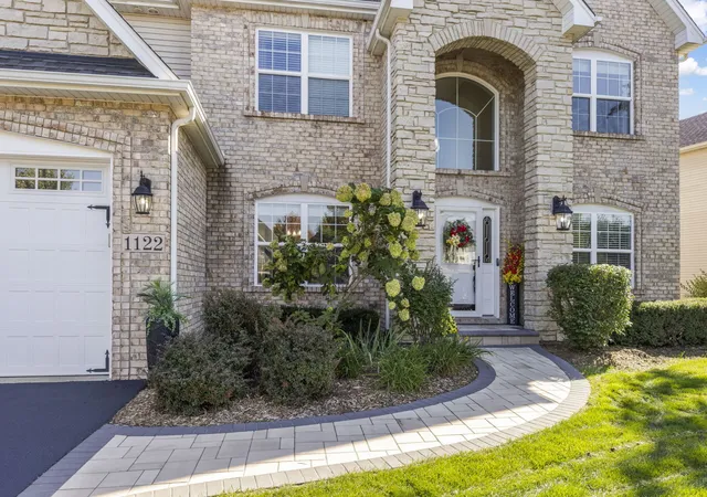 Photo 4 of Single family home for sale at 1122 Clearwater Dr, Yorkville, IL 60560 | MLS# 12740066 | Listing updated on 2026-09-21