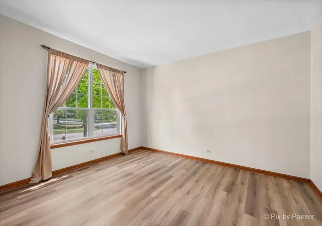 Photo 4 of Single family home for sale at 2240 Barrett Dr, Algonquin, IL 60102 | MLS# 12740161 | Listing updated on 2026-10-03
