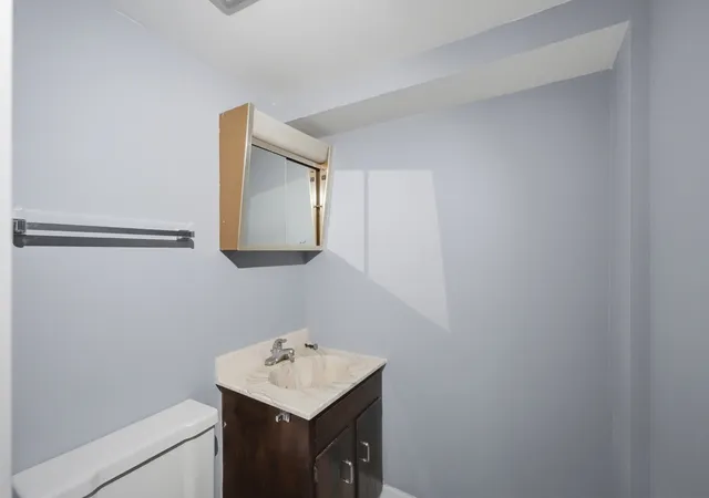 Listing Photo 5 - Condo for sale in building located at 300 S Roselle Rd, Schaumburg, IL 60193 - Unit #522