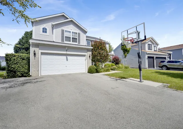 Photo 1 of Single family home for sale at 6909 Twin Fls Dr, Plainfield, IL 60586 | MLS# 12740193 | Listing updated on 2026-09-13