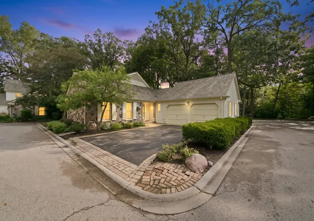 Photo 1 of Single family home for sale at 1 Ct Of Bucks County, Lincolnshire, IL 60069 | MLS# 12740210 | Listing updated on 2026-09-17