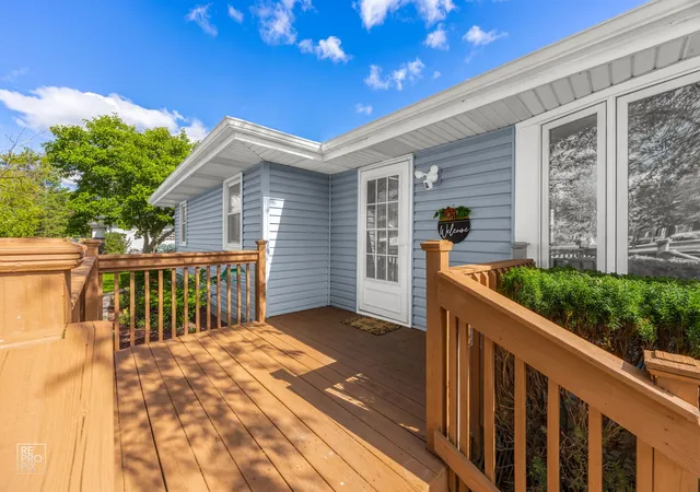Photo 2 of Single family home for sale at 16105 S Leach Dr, Homer Glen, IL 60491 | MLS# 12740223 | Listing updated on 2026-10-30