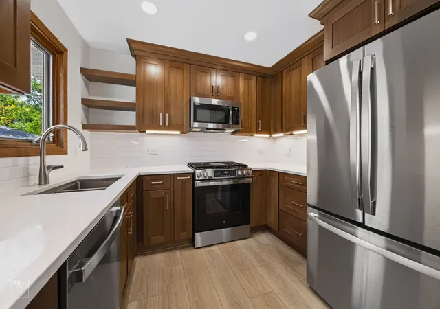 Photo 3 of Single family home for sale at 16105 S Leach Dr, Homer Glen, IL 60491 | MLS# 12740223 | Listing updated on 2026-10-30