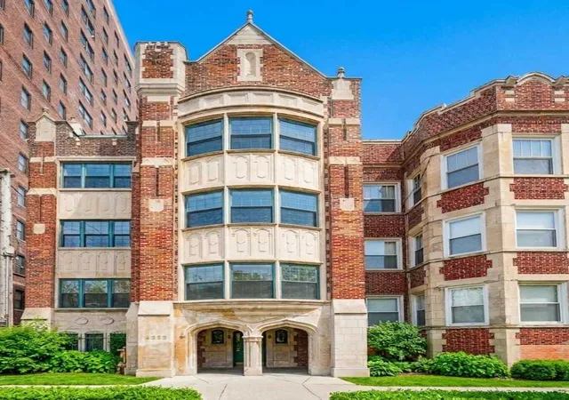 Listing Photo 1 - Condo for sale in building located at 2363 E 70Th St, Chicago, IL 60649 - Unit #3