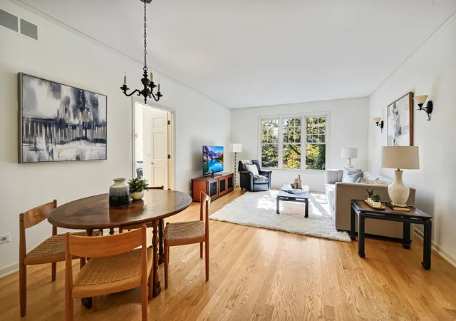 Photo 3 of Townhouse for sale at 132 Northgate Pl, Burr Ridge, IL 60527 | MLS# 12740265 | Listing updated on 2026-10-09