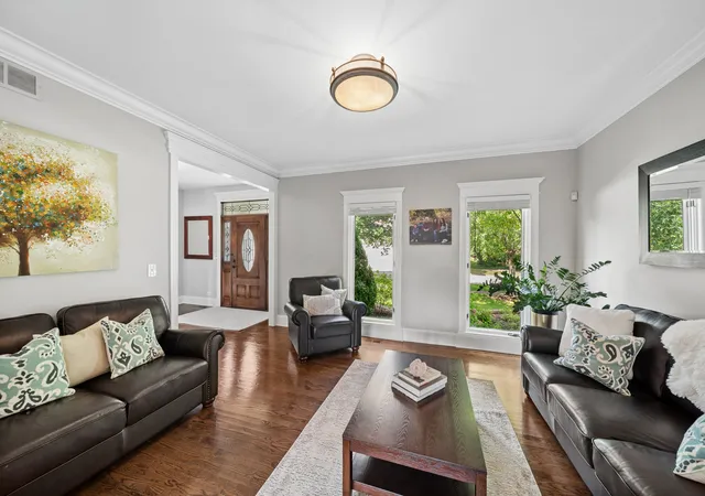 Photo 4 of Single family home for sale at 877 Sheehan Ave, Glen Ellyn, IL 60137 | MLS# 12740281 | Listing updated on 2026-09-16