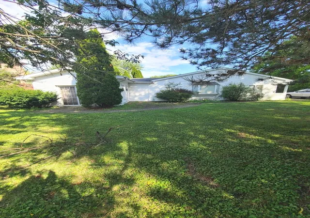 Photo 2 of Single family home for sale at 333 12th Street, Wheeling, IL 60090 | MLS# 12740346 | Listing updated on 2026-10-03