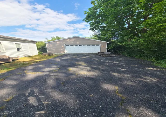 Photo 3 of Single family home for sale at 333 12th Street, Wheeling, IL 60090 | MLS# 12740346 | Listing updated on 2026-10-03