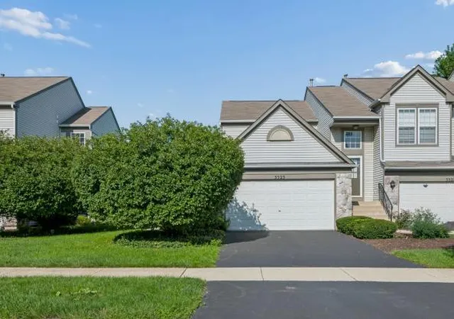 Listing Photo 1 - Condo for sale in building located at 3323 Bromley Ln, Aurora, IL 60502 - Unit #3323