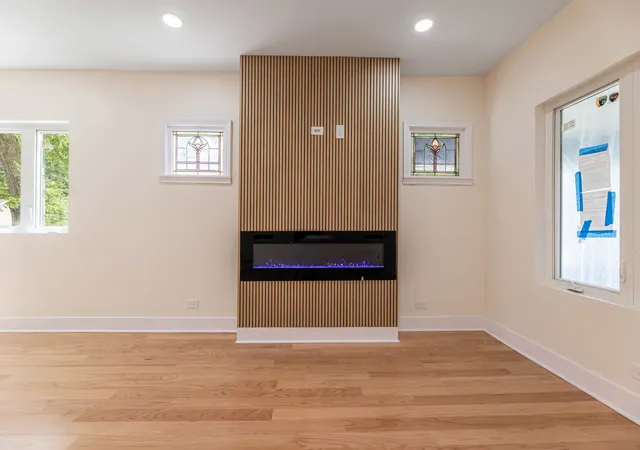 Photo 2 of Single family home for sale at 544 S Oak Park Ave, Oak Park, IL 60304 | MLS# 12740377 | Listing updated on 2026-10-21