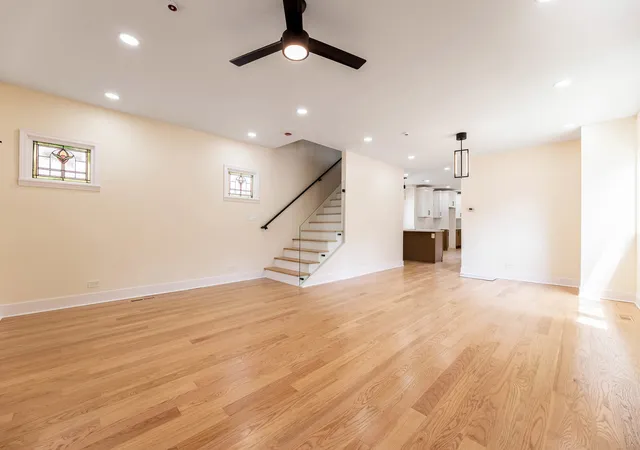 Photo 3 of Single family home for sale at 544 S Oak Park Ave, Oak Park, IL 60304 | MLS# 12740377 | Listing updated on 2026-10-21