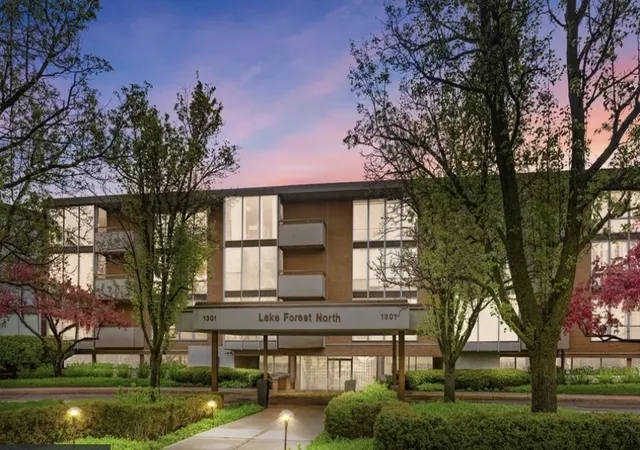 Listing Photo 1 - Condo for sale in building located at 1301 N Western Ave, Forest Lake, IL 60045 - Unit #231