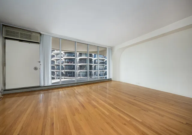 Photo 2 of Condo for sale at 300 N State St #4735, Chicago, IL 60654 | MLS# 12740414 | Listing updated on 2026-09-01
