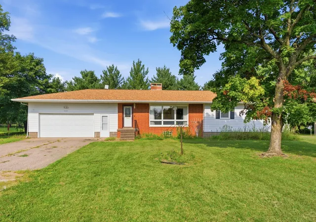 Photo 1 of Single family home for sale at 3415 Grandview Ave, Muscatine, IA 52761 | MLS# 12740422 | Listing updated on 2026-09-07