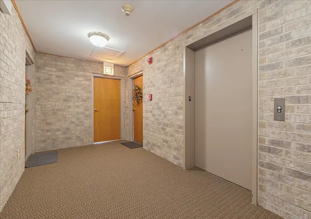 Listing Photo 4 - Condo for sale in building located at 14011 Norwich Ln, Orland Park, IL 60467 - Unit #304