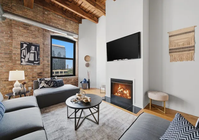 Photo 3 of Condo for sale at 520 W Huron St #609, Chicago, IL 60654 | MLS# 12740465 | Listing updated on 2026-09-01