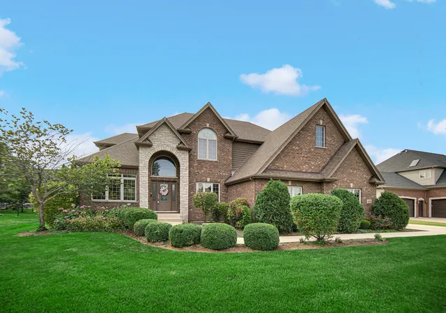 Photo 2 of Single family home for sale at 4551 Sassafras Ln, Naperville, IL 60564 | MLS# 12740472 | Listing updated on 2026-09-17