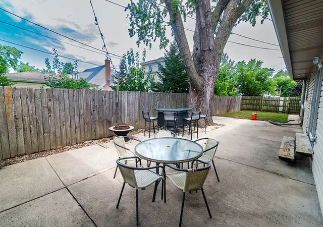Photo 3 of Single family home for sale at 100 Country Clb Dr, Northlake, IL 60164 | MLS# 12740506 | Listing updated on 2026-09-20