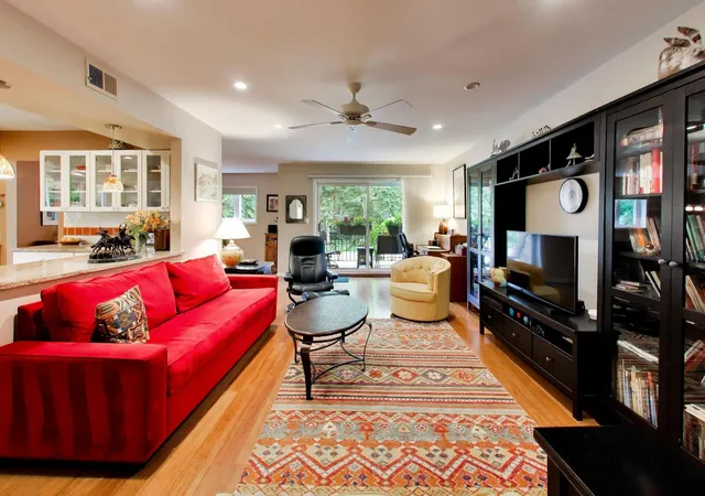 3rd image of 2001 Sherman Ave, Evanston, IL 60201