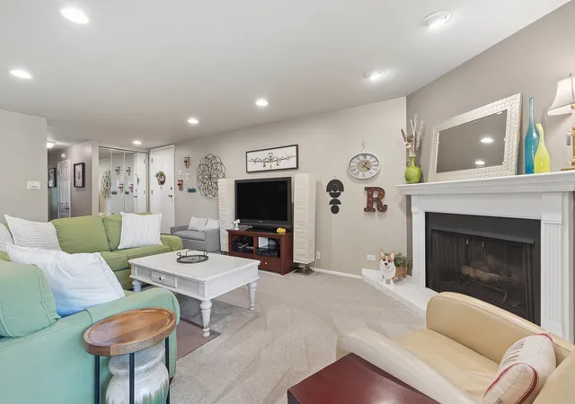 Listing Photo 4 - Condo for sale in building located at 8225 Juniper Ct, Palos Hills, IL 60465 - Unit #34D