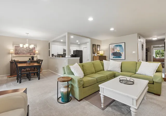 Listing Photo 5 - Condo for sale in building located at 8225 Juniper Ct, Palos Hills, IL 60465 - Unit #34D