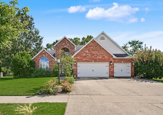 Photo 2 of Single family home for sale at 303 Orchard Dr, Mahomet, IL 61853 | MLS# 12740696 | Listing updated on 2026-09-07