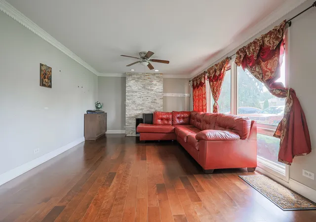 Photo 3 of Single family home for sale at 158 W Bradley St, Des Plaines, IL 60016 | MLS# 12740716 | Listing updated on 2026-10-07