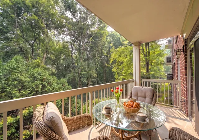 Photo 4 of Condo for sale at 425 Benjamin Dr #207, Vernon Hills, IL 60061 | MLS# 12740732 | Listing updated on 2026-08-30