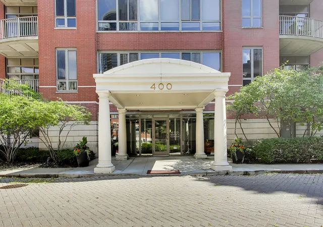 Photo 1 of Condo for sale at 400 N Clinton St #507, Chicago, IL 60654 | MLS# 12740750 | Listing updated on 2026-08-30