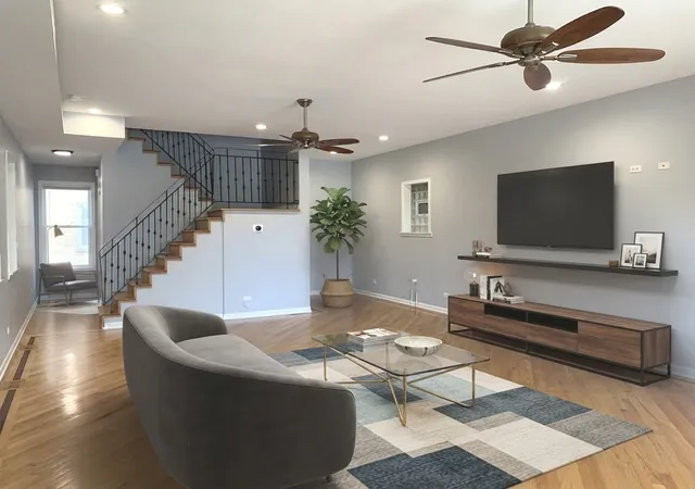 Listing Photo 4 - Condo for sale in building located at 1327 W Walton St, Chicago, IL 60642