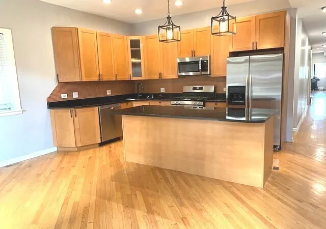 Listing Photo 5 - Condo for sale in building located at 1327 W Walton St, Chicago, IL 60642
