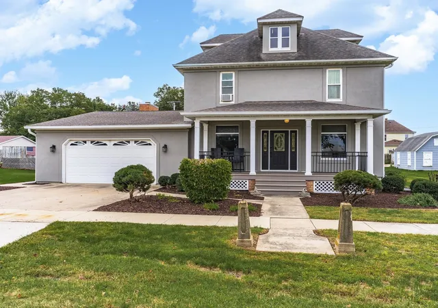 Photo 1 of Single family home for sale at 204 W Washington St, Carlock, IL 61725 | MLS# 12740794 | Listing updated on 2026-10-06