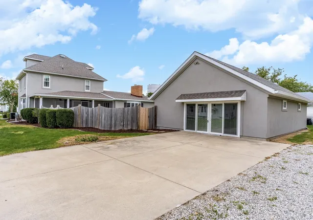 Photo 3 of Single family home for sale at 204 W Washington St, Carlock, IL 61725 | MLS# 12740794 | Listing updated on 2026-10-06