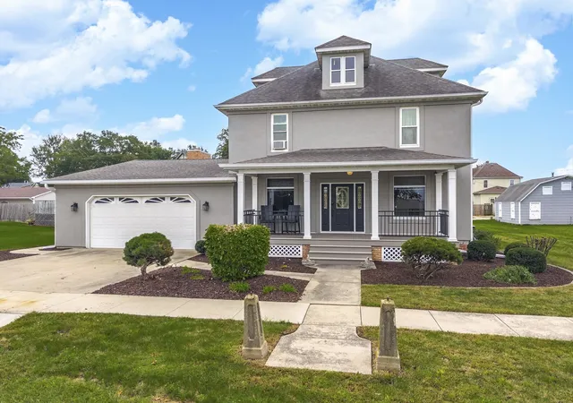 Photo 3 of Single family home for sale at 204 W Washington St, Carlock, IL 61725 | MLS# 12740794 | Listing updated on 2026-10-06