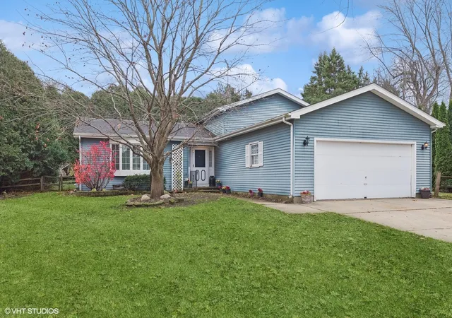 Photo 2 of Single family home for sale at 5401 W Chasefield Cir, Mc Henry, IL 60050 | MLS# 12740872 | Listing updated on 2026-09-04